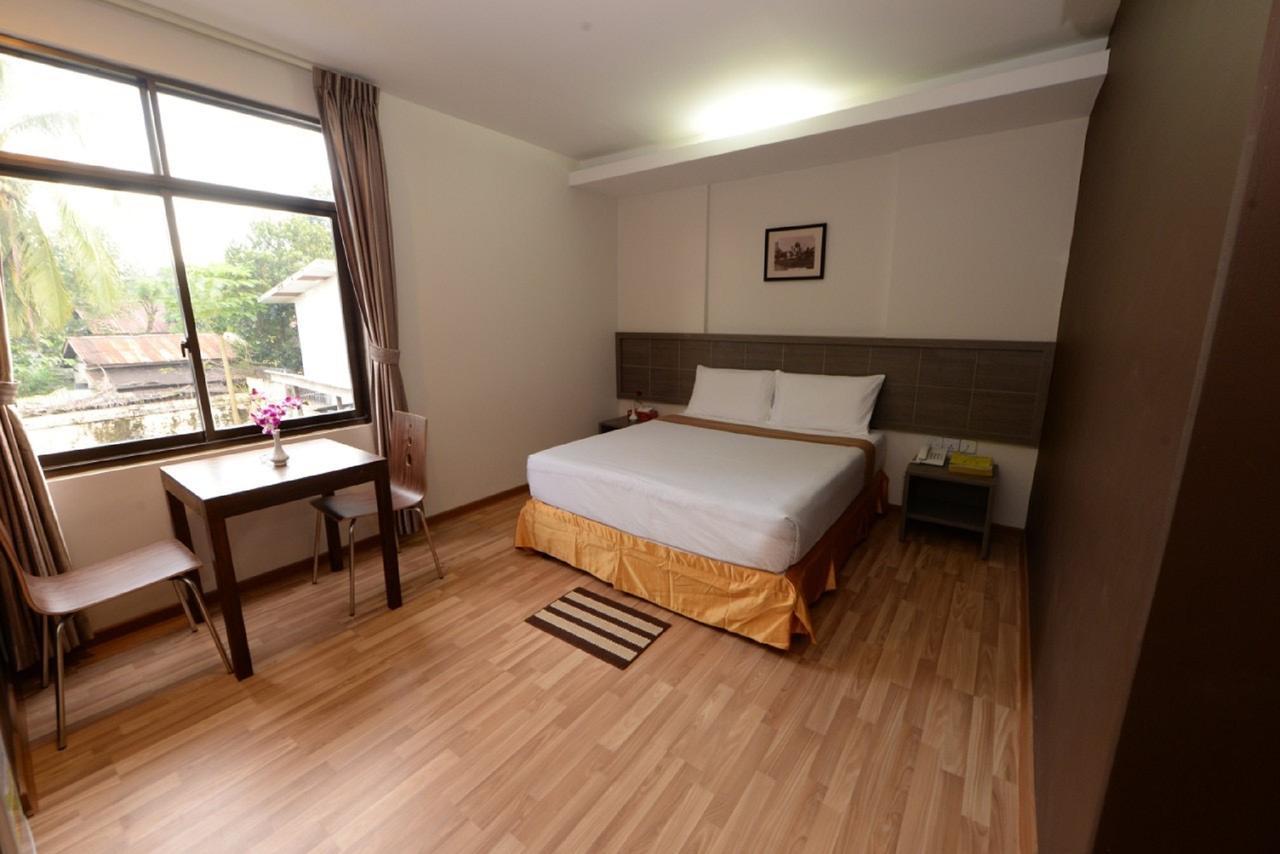 Min Nandar Garden Hotel Thanlyin Extérieur photo
