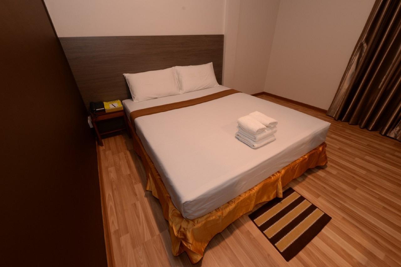 Min Nandar Garden Hotel Thanlyin Extérieur photo