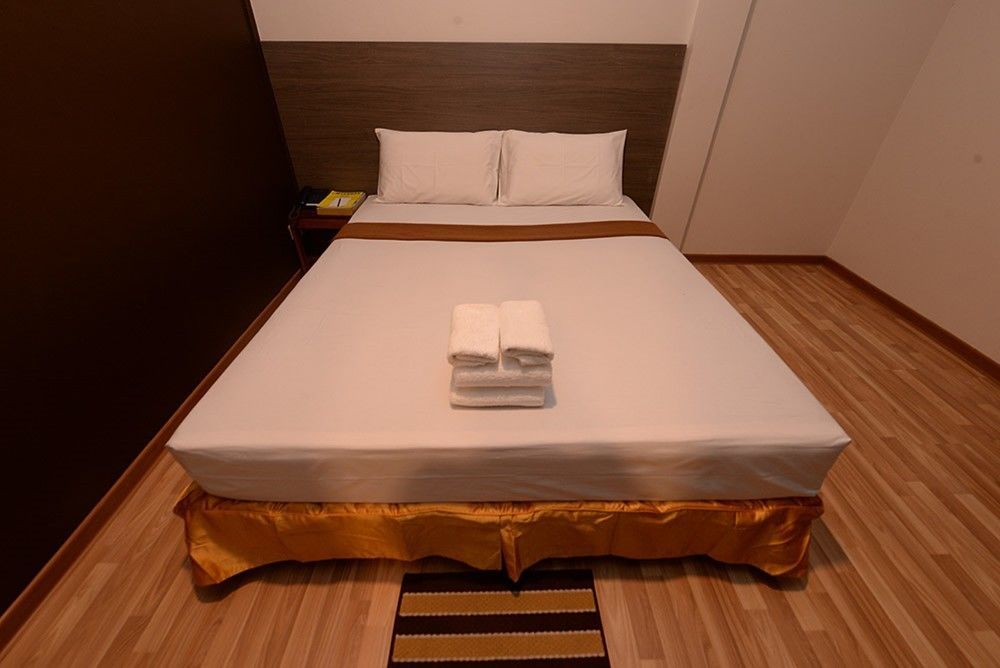 Min Nandar Garden Hotel Thanlyin Extérieur photo